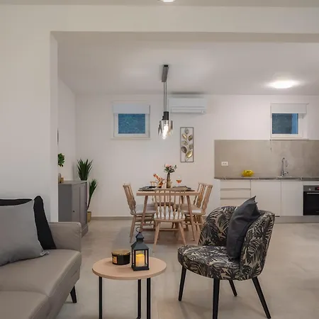 Διαμέρισμα Mirta *