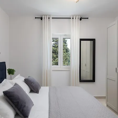 Apartment Mirta *